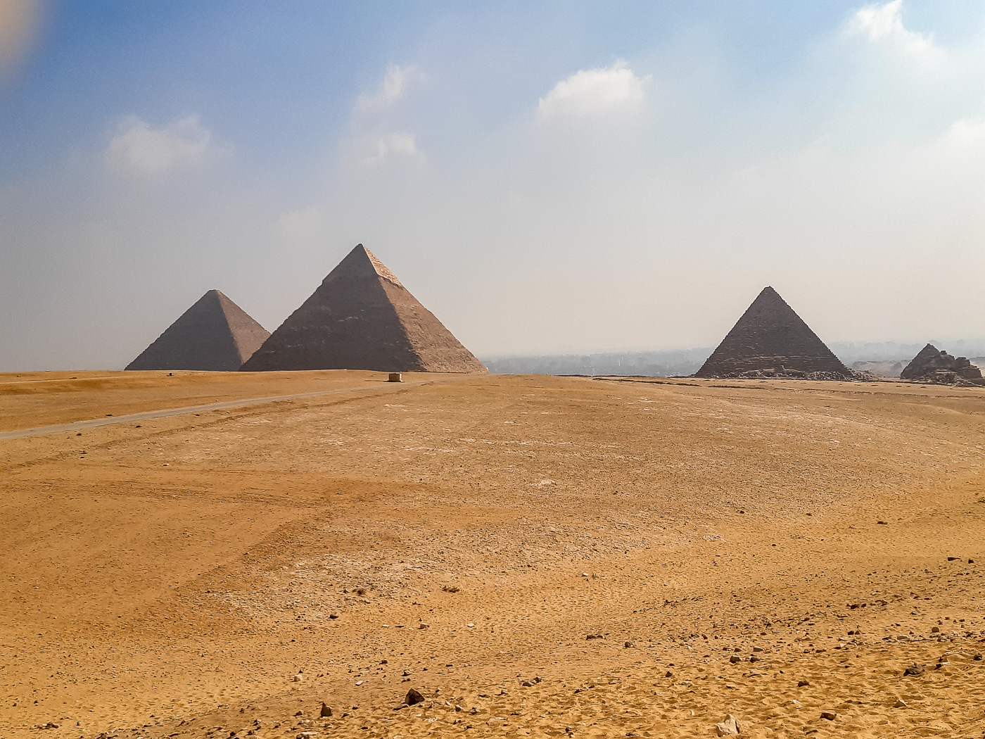 Pyramiden (v. li.): Cheops, Chephren und Mykerinos