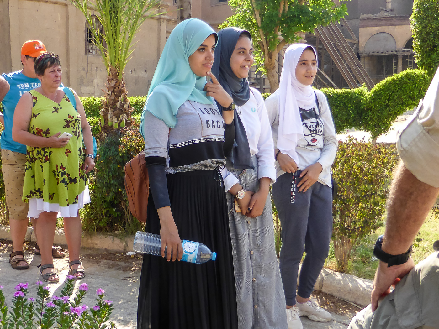 Die Moschee wird gut besucht, auch von Kairos Studentinnen.