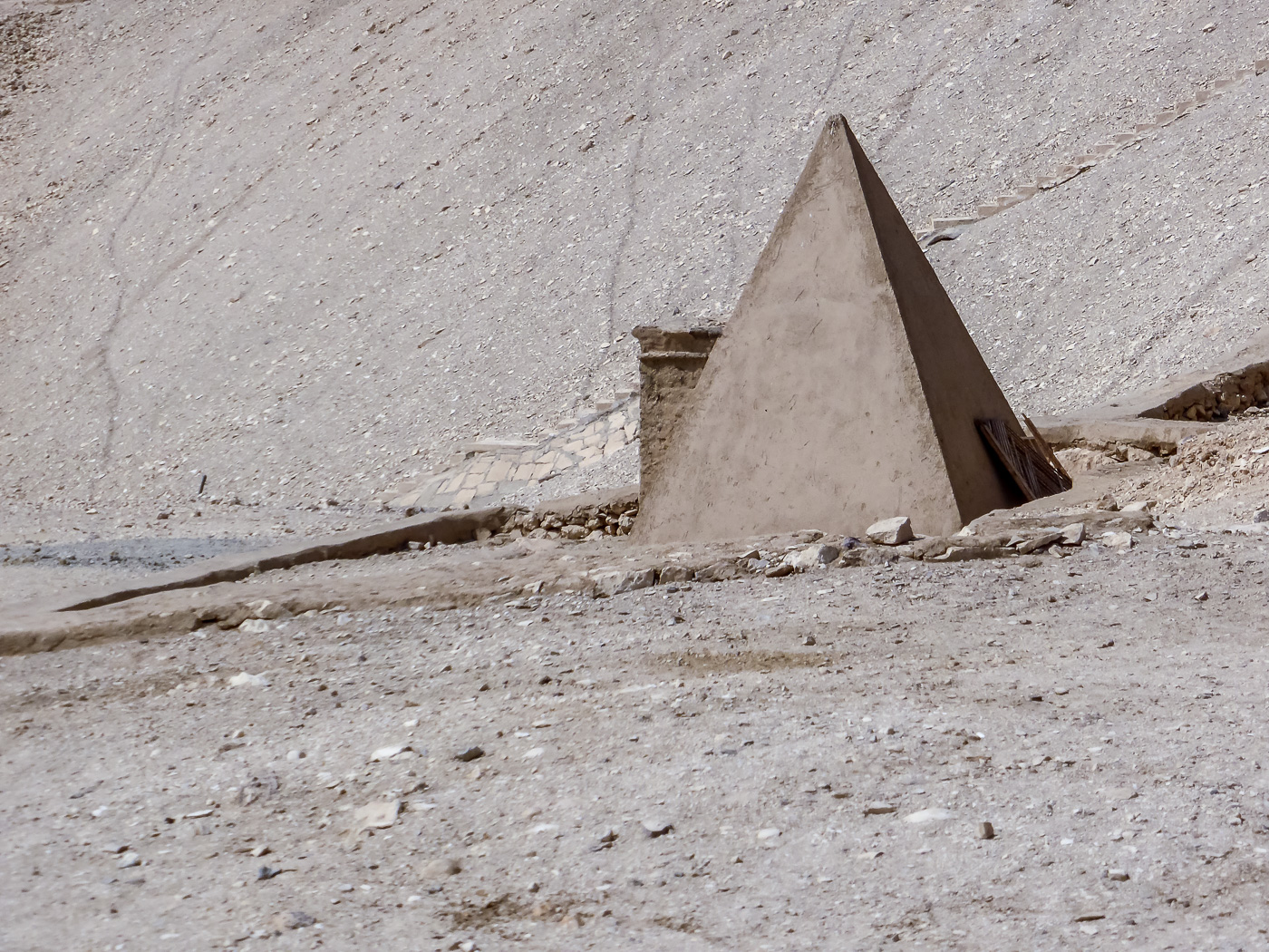 Eingang zum kleinen Hathor Tempel