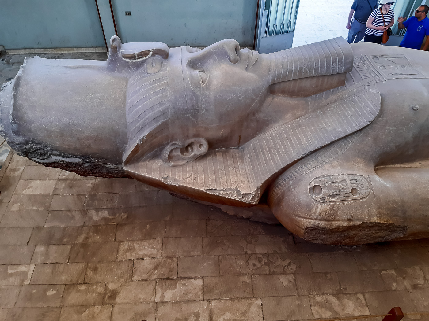 Sein Name wurde mehrfach am Körper in Hieroglyphen verewigt.