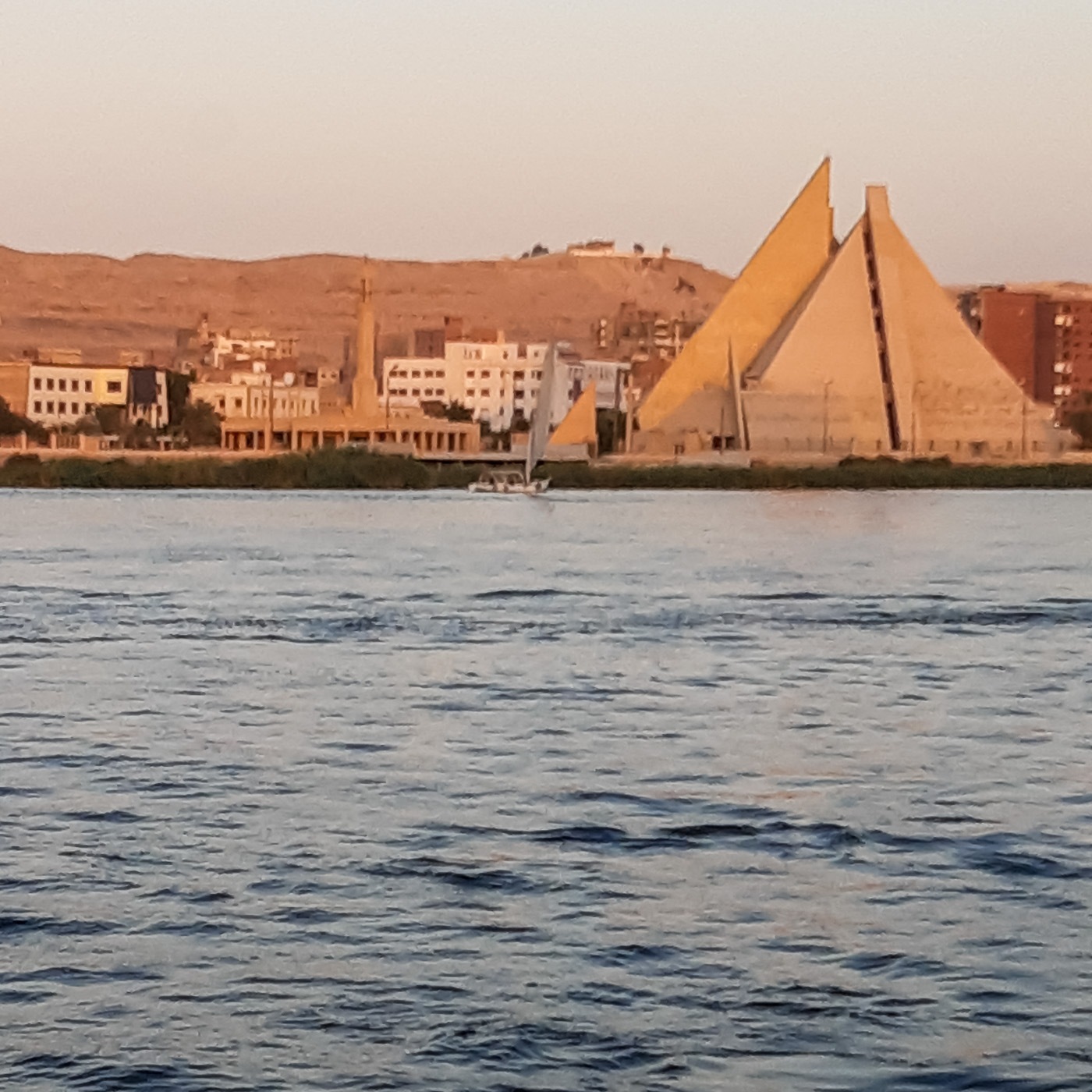 Auch moderne Bauten entstehen in Ägypten