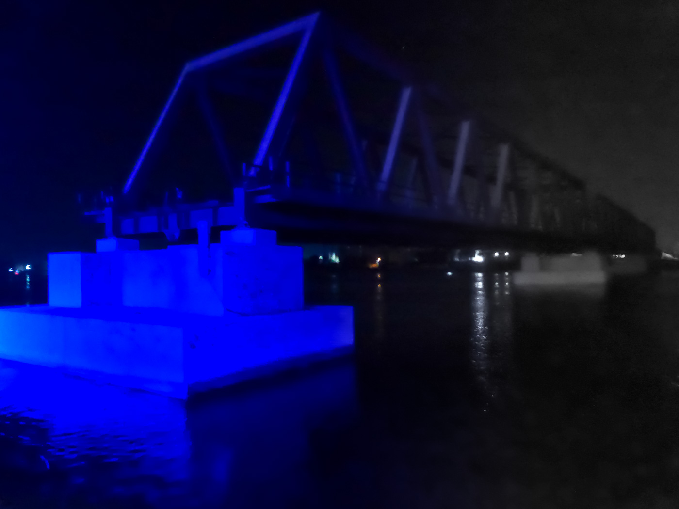 Auf dem Weg nach Nag Hamadi: Öffnung der Eisenbahnbrücke um Mitternacht