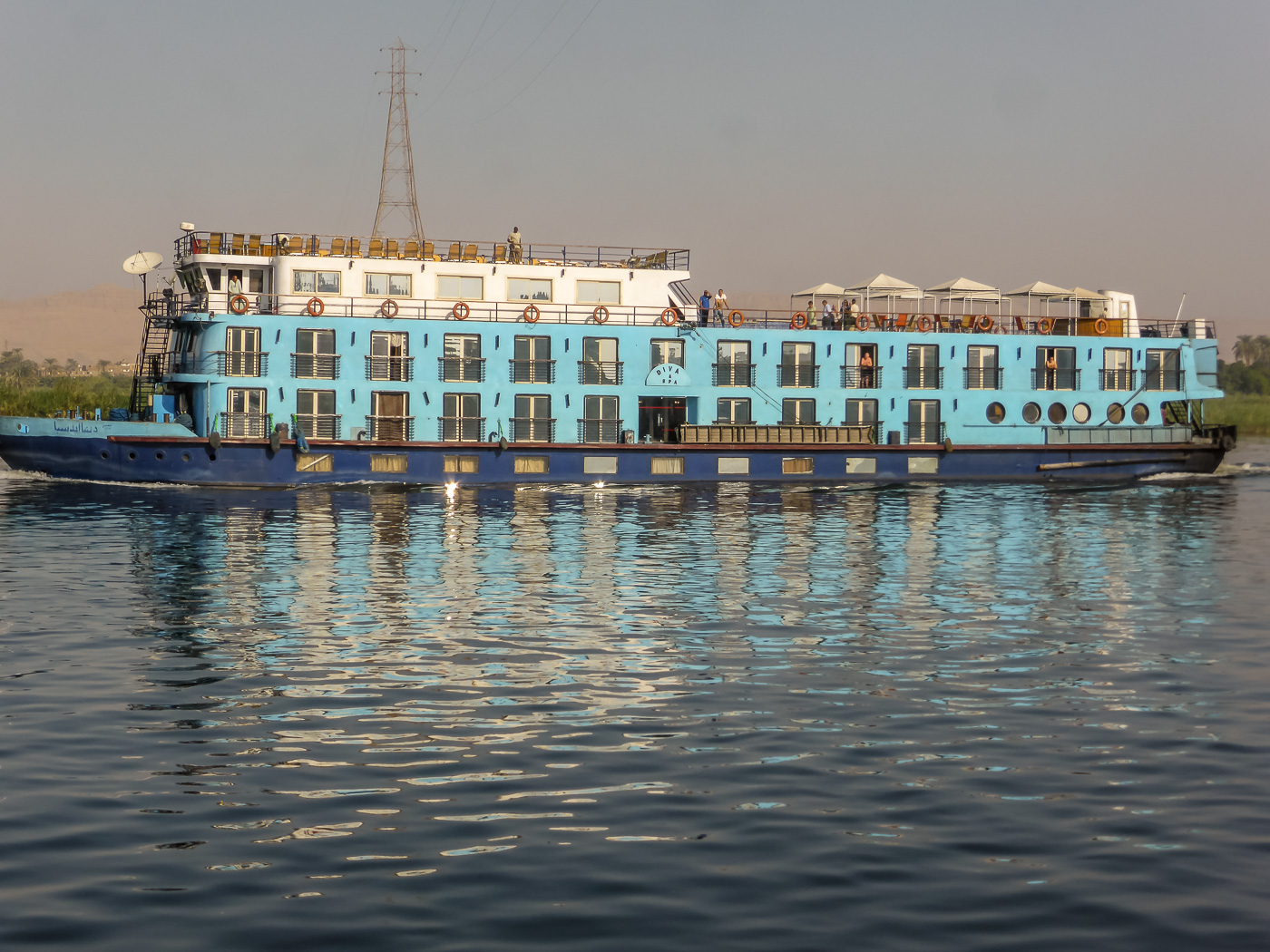 Ein weiteres Kreuzfahrtschiff