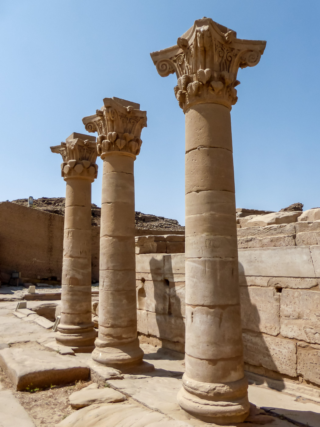 Sie ist eine der wichtigsten Tempelstätten Ägyptens und war der Göttin Hathor gewidmet.